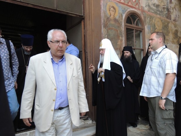 Η Μεγίστη Λαύρα υποδέχθηκε τον Πατριάρχη Μόσχας - Φωτό:romfea.gr