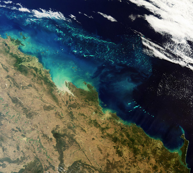 Ένα από τα πιο όμορφα μέρη της γης – ο μεγάλος κοραλλιογενής ύφαλος στην ανατολική ακτής του Queensland, Αυστραλία.