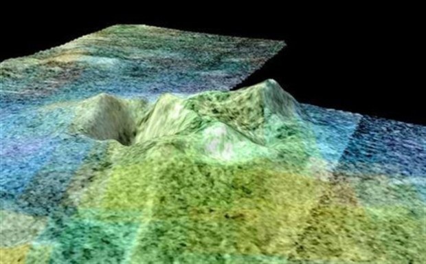 Στερεοσκοπικός χάρτης του Sotra Patera, ενός υποψήφιου κρυοηφαιστείου με κρατήρα βάθους ενός χιλιομέτρου. Credit: NASA/JPL