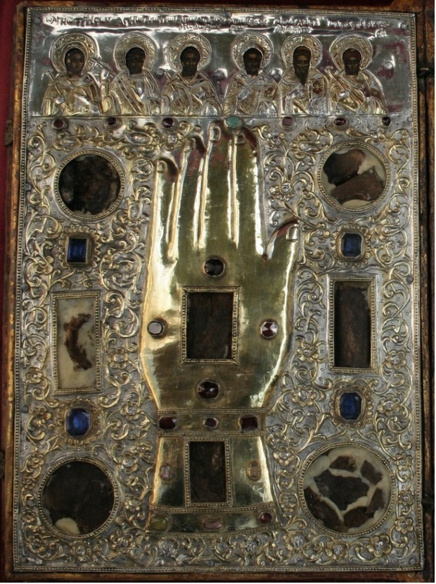 Λείψανα των Αγίων Μαρτύρων Τρύφωνος, Γεωργίου, Θεοδώρου Τήρωνος, Ελευθερίου, Χαραλάμπους και Παρασκευής.