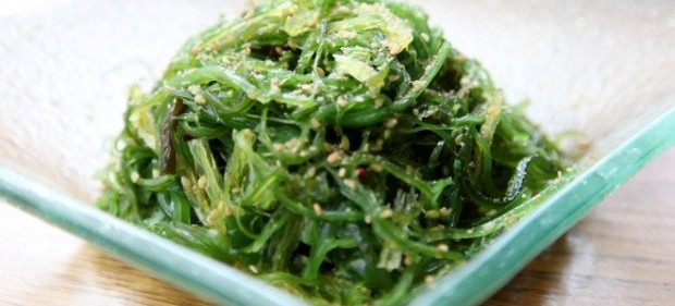 salad-of-seaweed-with-eggs