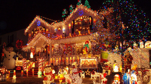 christmas-christmas-decorations-outdoor-christmas-lights-Favim.com-288254