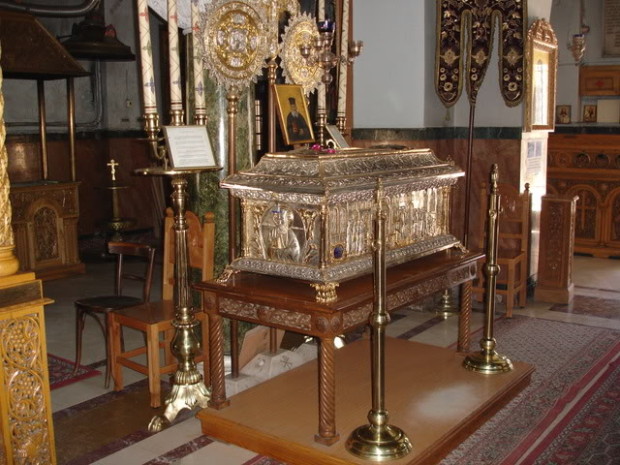  Η λειψανοθήκη του Αγίου Νικολάου Πλανά 