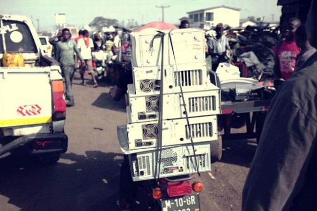 Υπολογιστές σε «καλή κατάσταση» πάνε προς πώληση στην Accra