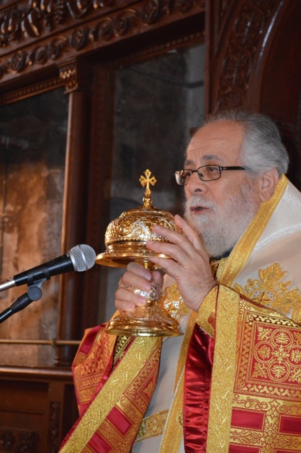 Ο Μητροπολίτης Κωνσταντίας ιερουργεί στον Άγιο Γεώργιο Εξορινό.