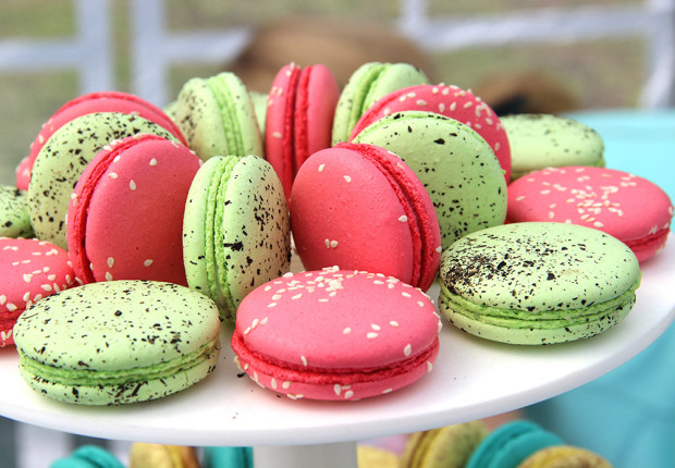 Τα γνωστά γαλλικά μακαρόν βρίσκονται δίπλα-δίπλα με τα εγχώρια ρωσικά γλυκά. Στο φεστιβάλ συνυπάρχουν οι καλύτερες ρωσικές και ευρωπαϊκές παραδόσεις και συνταγές από το παρελθόν. -Φωτο:Ντάρια Κέζινα