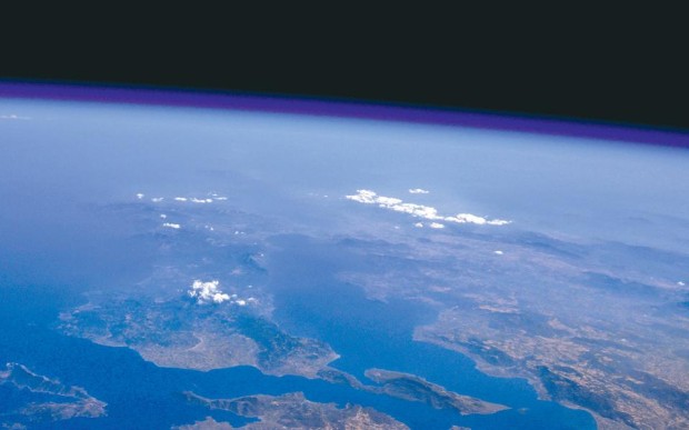 Φωτογραφική λήψη της βόρειας Εύβοιας από τη στρατόσφαιρα, σε υψόμετρο 31.000 μέτρων από την επιφάνεια της γης.