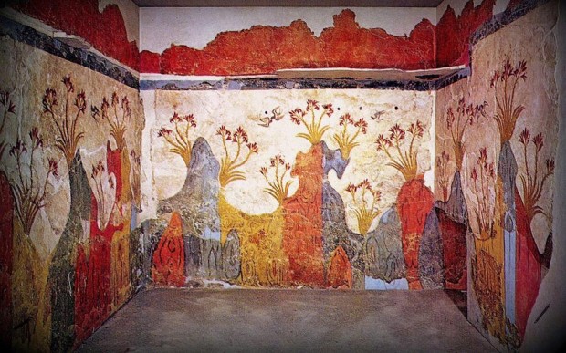  Σαράντα επτά ολόκληρα χρόνια μετά την ίδρυσή του από τον Σπύρο Μαρινάτο, το εργαστήρι συντήρησης των τοιχογραφιών στο Ακρωτήρι της Θήρας έπαυσε τη λειτουργία του, ελλείψει πόρων.