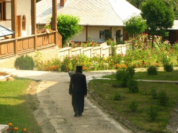 μοναχός μοναστήρι