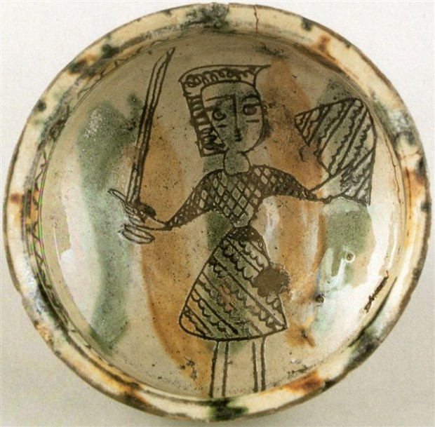 Εφυαλωμένη κούπα με παράσταση ιππότη, τέλος 14ου αιώνα από τη συλλογή Πιερίδη.