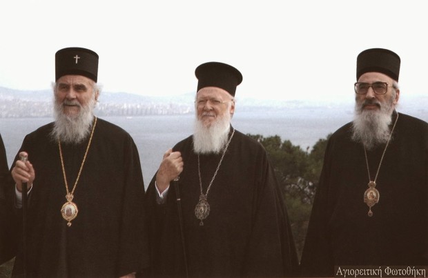 Πατριάρχης των Σέρβων Ειρηναίος, Οικουμενικός πατριάρχης Βαρθολομαίος, επίσκοπος Ζίτσης Χρυσόστομος (1939-2012) στην Κωνσταντινούπολη (2011)