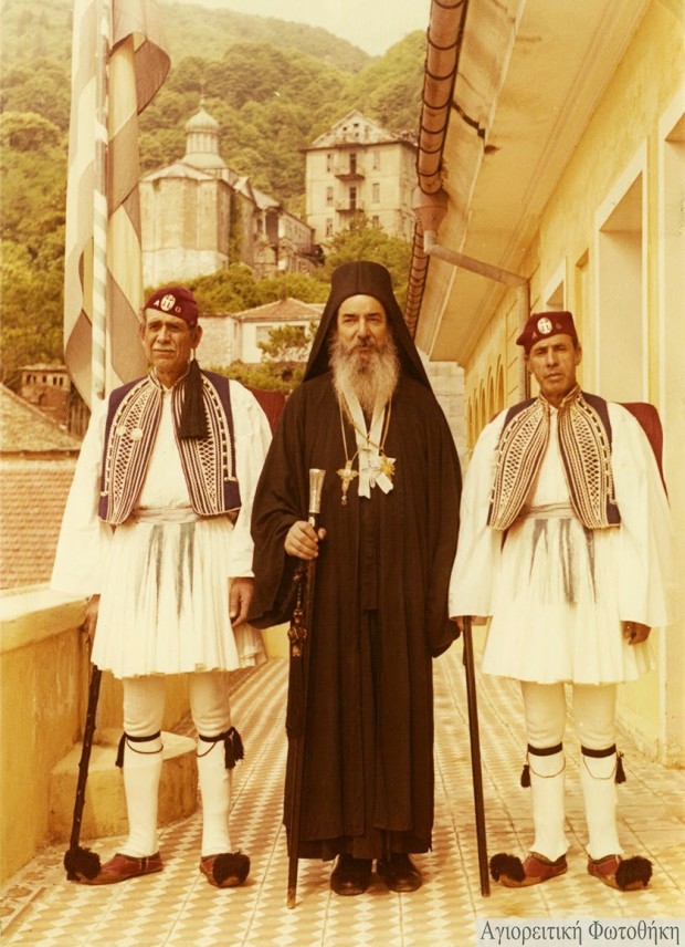 Θεόκλητος μοναχός Διονυσιάτης (1916-2006), ως Πρωτεπιστάτης του Αγίου Όρους (1974-75) (Φωτογραφία: Χρήστος Ζέγκος)