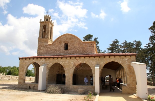 Η Τεχνική Επιτροπή για την Πολιτιστική Κληρονομιά παράδωσε σήμερα την εκκλησία του Αγίου Αυξεντίου στην κατεχόμενη Κώμη Κεπήρ ,4 Ιουνίου 2015. Η χρηματοδότηση έγινε από την Ευρωπαϊκή Ένωση και υλοποιήθηκε από το Πρόγραμμα Ανάπτυξης των Ηνωμένων Εθνών - Συνεταιρισμός για το Μέλλον. ΚΥΠΕ/ΚΑΤΙΑ ΧΡΙΣΤΟΔΟΥΛΟΥ