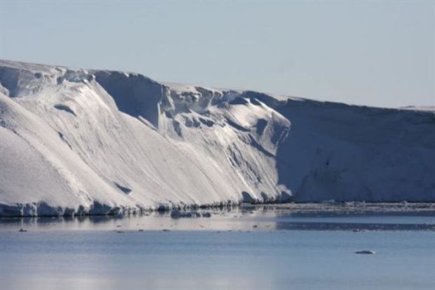 To άκρο του παγετώνα Τόττεν πλέει σε θερμό νερό (Πηγή: Esmee van Wijk/Australian Antarctic Division)