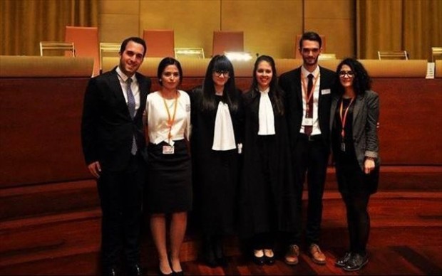 Η ομάδα της Νομικής Σχολής Αθηνών αποτελείτο από τους μεταπτυχιακούς φοιτητές Χρυσή Ραυτογιάννη και Μαρία Μουρτζάκη και τους προπτυχιακούς φοιτητές Κωνσταντίνο Μανίκα και Μαρία - Άννα Κοκκινάκη.