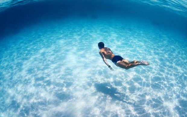 Εκτός από αεροβική, η κολύμβηση εντάσσεται και στις ασκήσεις ενδυνάμωσης της μυικής μάζας.