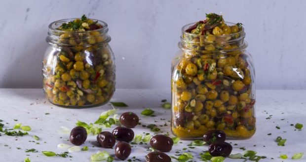 recipe_main_akis-petretzikis-salata-revithia
