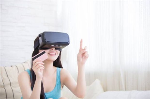 Ξεχάστε το online shopping όπως το ξέρατε, σε λίγο καιρό τα ψώνια αναμένεται να αποκτήσουν VR διάσταση