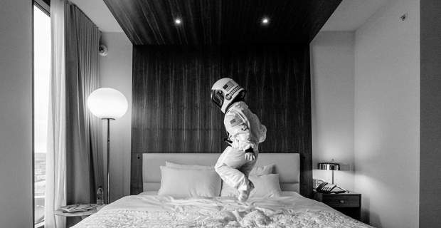 208407-astronaut-kid-small-steps-are-giant-leaps-aaron-sheldon-16-57b2e8f10599e__880