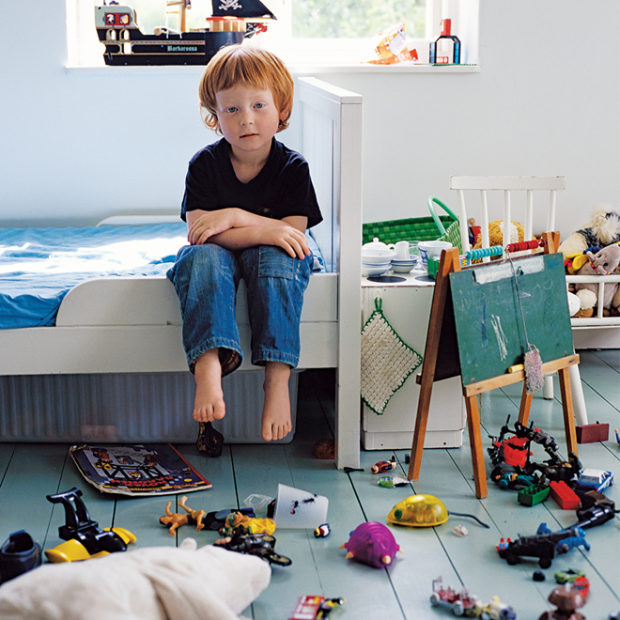 kid-and-messy-room